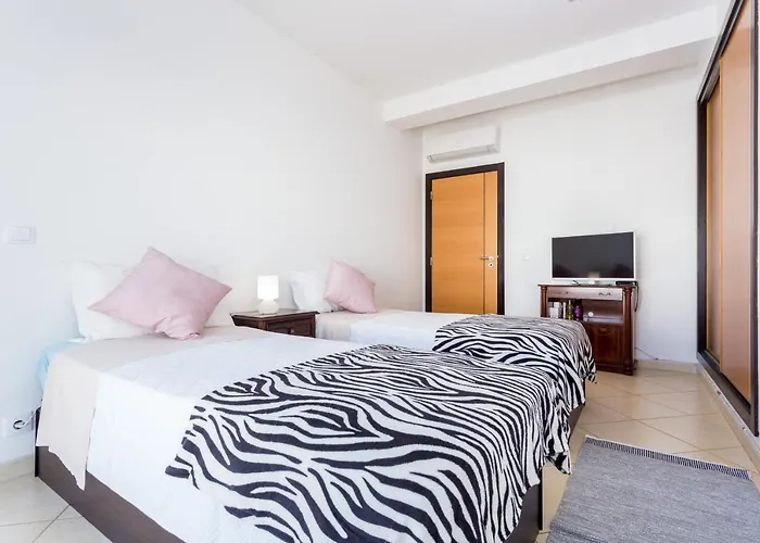 Ouranascente アパート アルブフェイラ